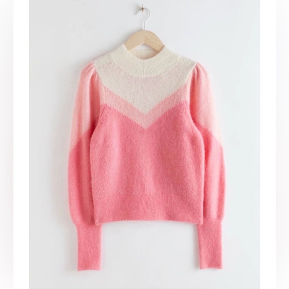 Los Angeles Atelier & Other Stories Pink and Cream Chevron Sweater